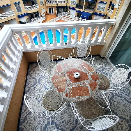 Andy Apartman, Apartment