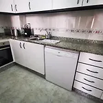 Andy Apartman, سانتا بولا