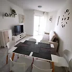 Andy Apartman, سانتا بولا